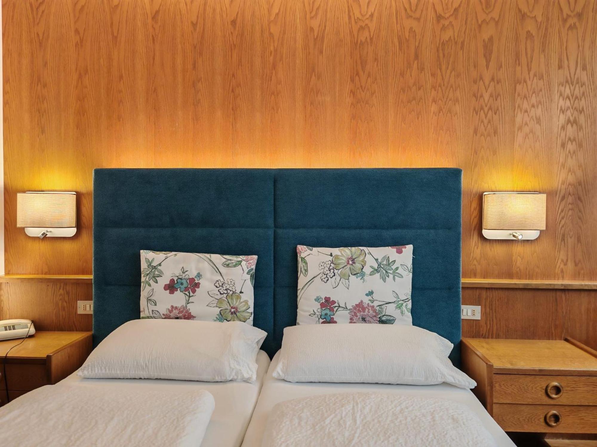 Hotel Alpenblick Sarentino Ngoại thất bức ảnh